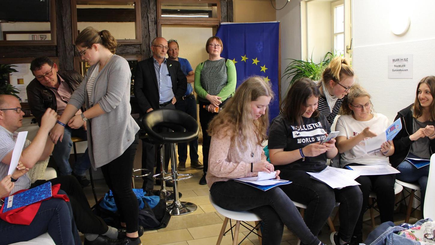 Gunzenhausen: Jugendliche üben Europawahl