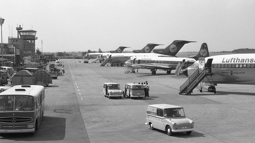 Als am 11.August 1969 schließlich erstmals der Münchner Flugbetrieb über den Nürnberger Airport abgewickelt wurde, zeigte dieser sich dem Ansturm gut gewachsen. "Zum Auftakt lief es wie geschmiert", behaupteten zumindest die Nürnberger Nachrichten und berichteten von einer Vervierfachung des normalen Aufkommens.