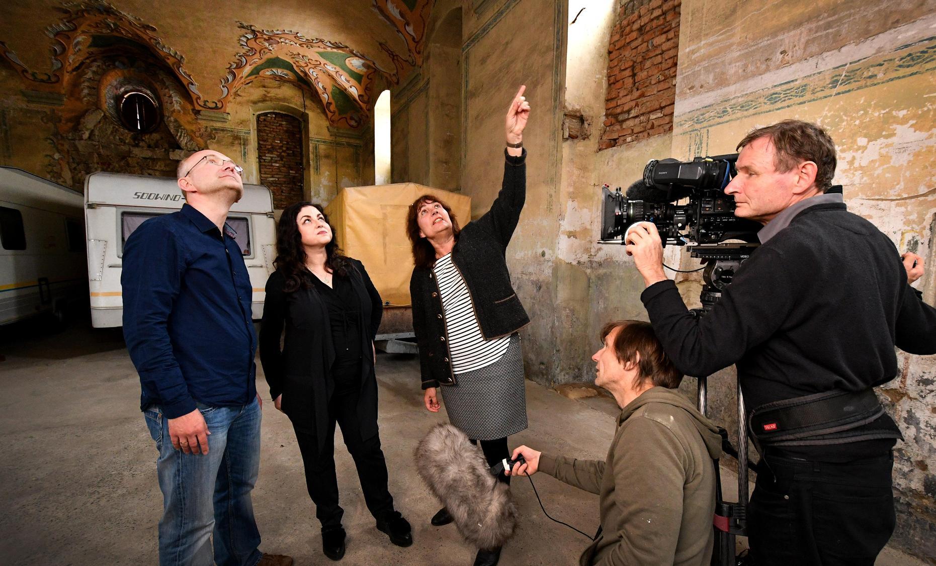 Mühlhausener Synagoge im Fokus der Kamera