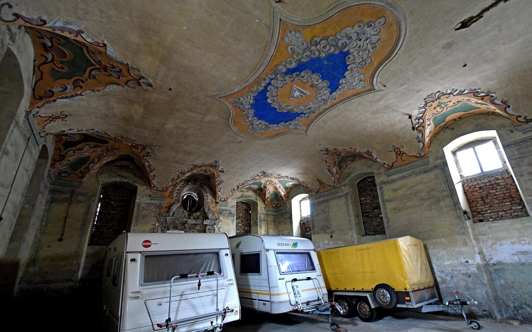 Mühlhausener Synagoge im Fokus der Kamera