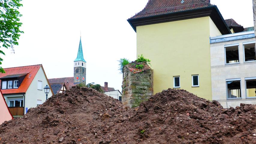 Rathaus-Anbau: Jetzt fallen die Mauern