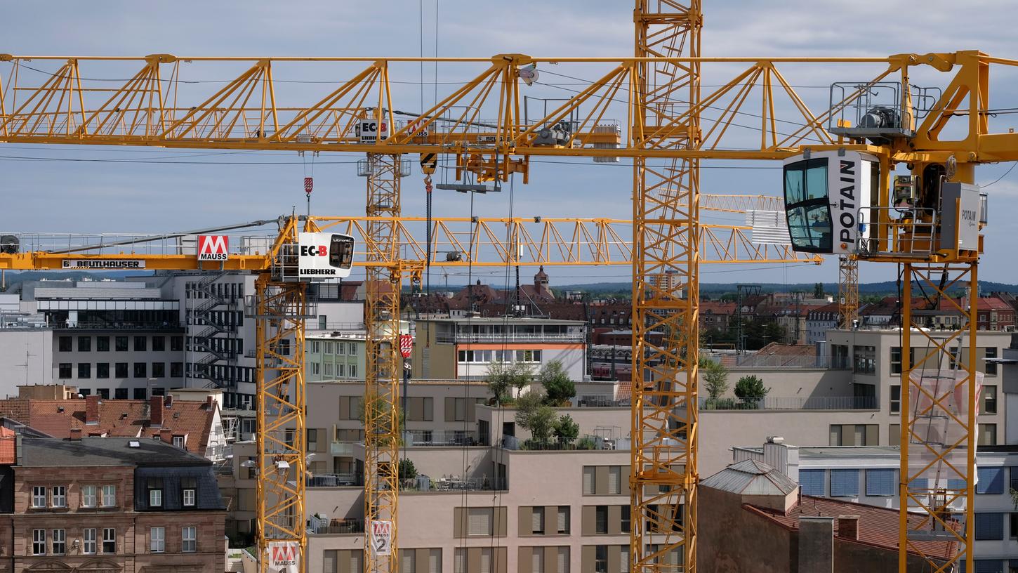 Am Bau wird schon seit Jahren kräftig in die Hände gespuckt.
Am Bau wird schon seit Jahren kräftig in die Hände gespuckt.