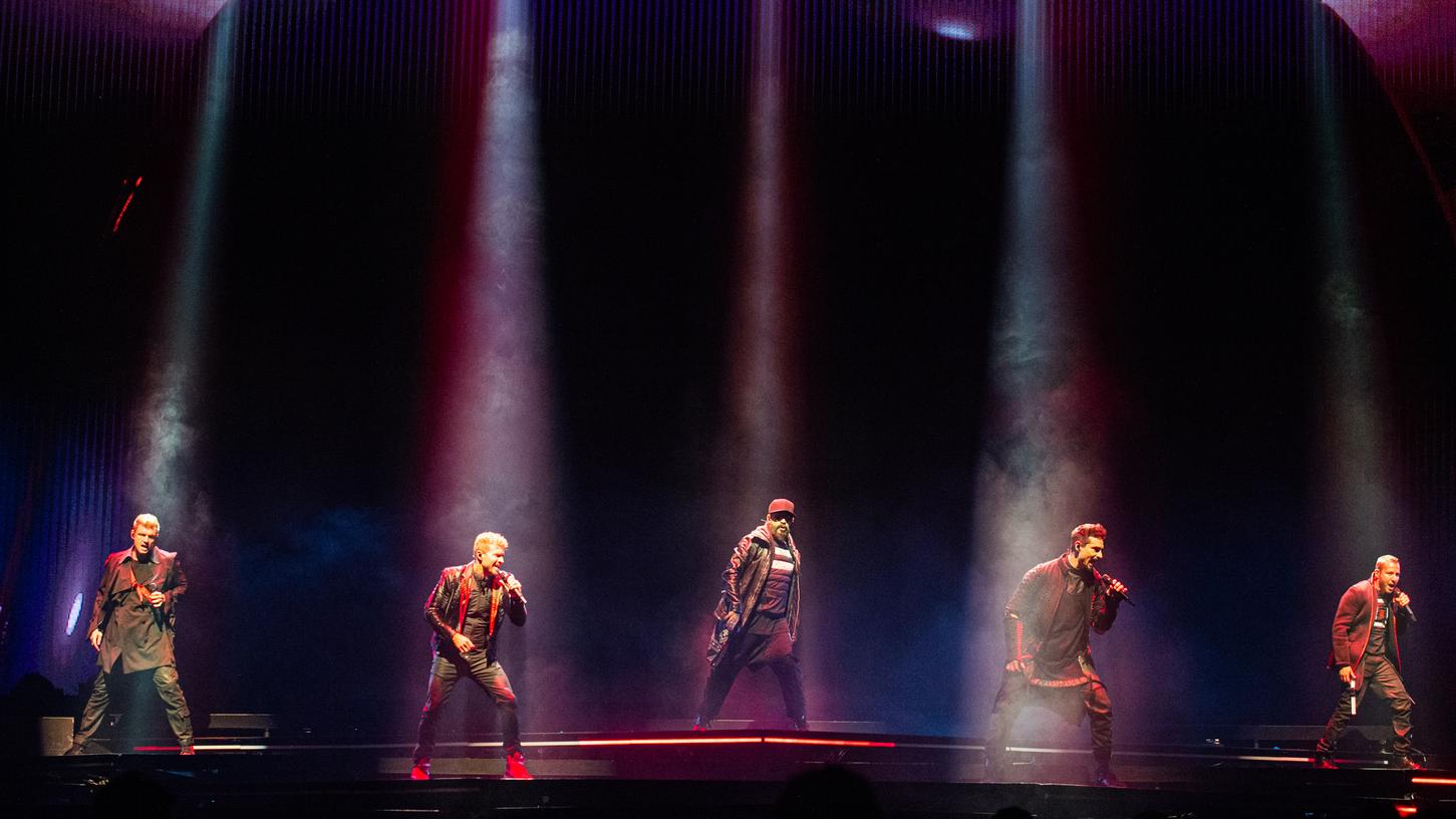 Den berührenden, mehrstimmigen Gesang beherrschen die fünf Backstreet Boys immer noch, den sexy Hüftschwung auch.