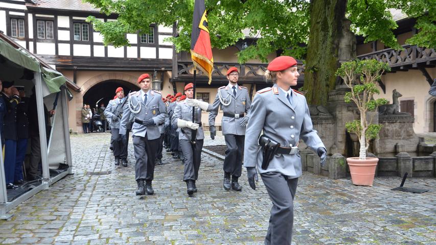 Indienststellung der 9. Kompanie des Feldjägerregiments 3 im Hof von Schloss Ratibor