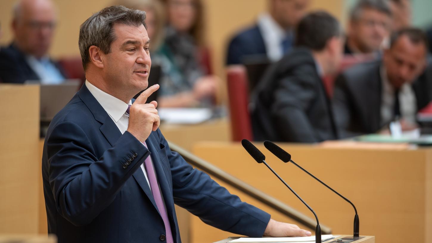 Markus Söder (CSU), Ministerpräsident von Bayern, gab im Plenarsaal während der Landtagssitzung eine Regierungserklärung ab. Die Abgeordneten debattierten im Verlauf der Sitzung auch über die bevorstehende Europawahl.