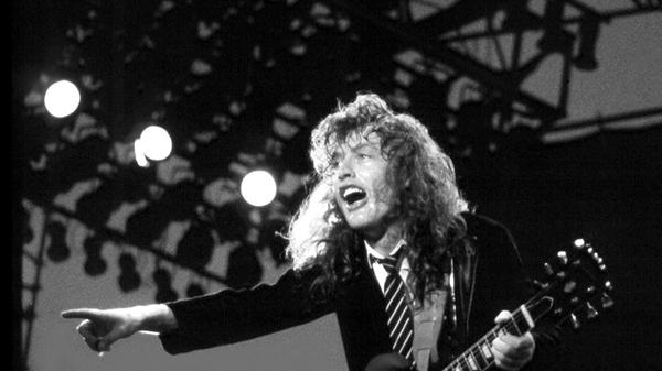Unter der Überschrift "Höllischer Lärm" berichteten die Nürnberger Nachrichten am 4. Dezember 1979 über das Konzert von AC/DC in Neunkirchen am Brand. Der Kritiker ließ kein gutes Haar an der australischen Band, die längst Klassiker-Status erreicht hat. Die Hemmerleinhalle war damals ein beliebter Spielort für angesagte Rockbands.