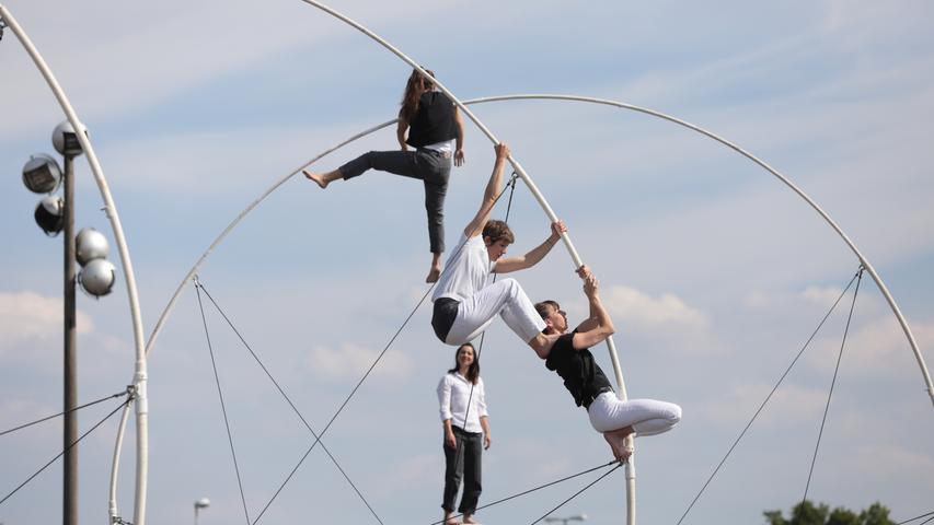 Figurentheater-Festival: Akrobatik-Show 