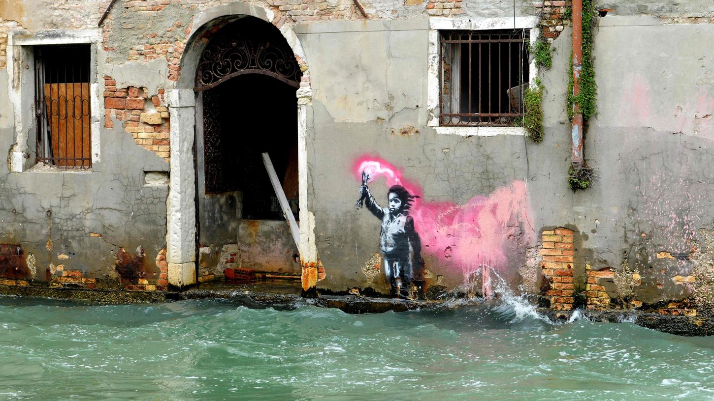 Das neueste bekannte Banksy-Werk liegt direkt an einem der zahlreichen Kanäle Venedigs.