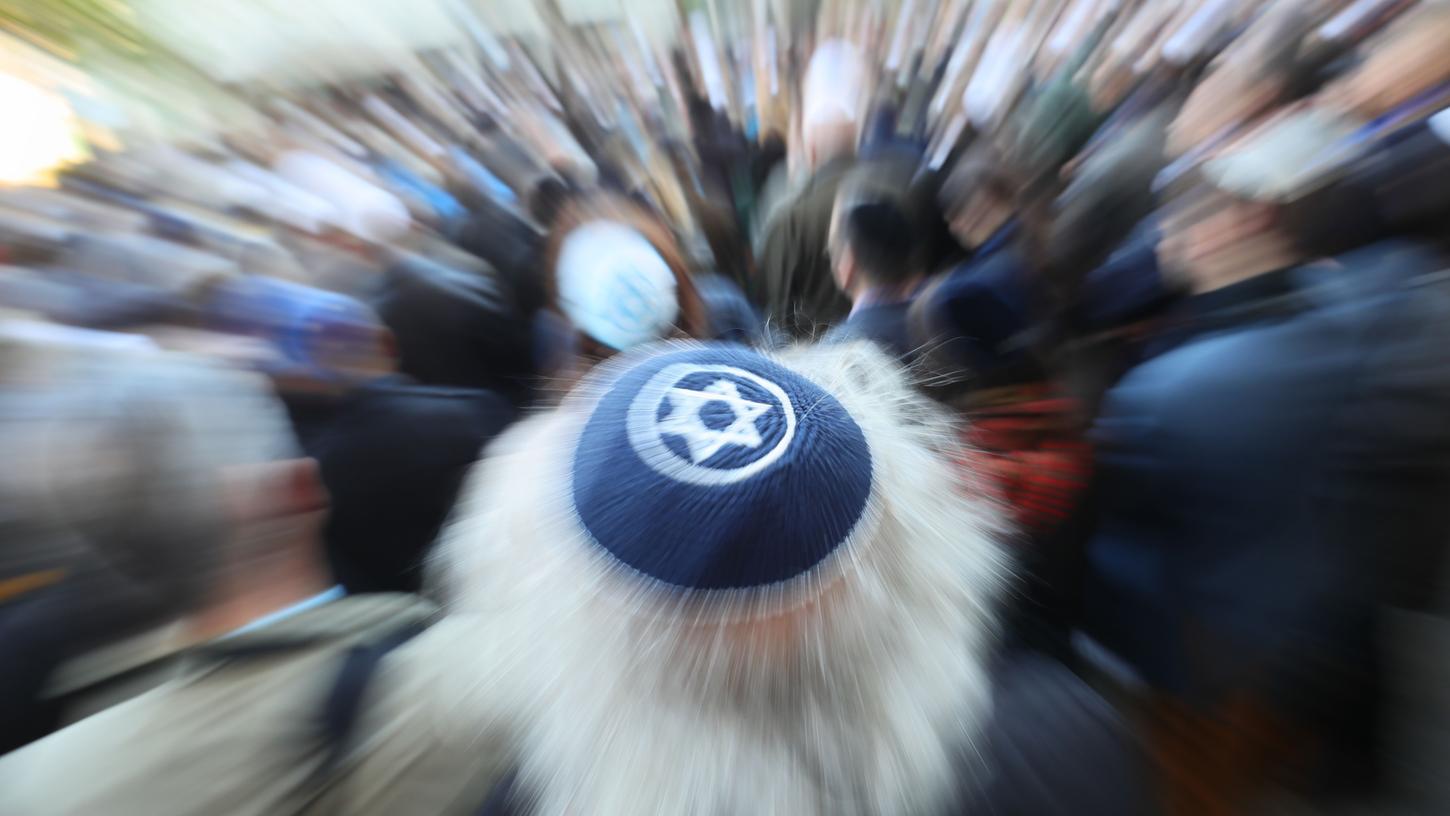 2018 war die Zahl antisemitischer Straftaten bundesweit stark angestiegen. Der jüngste Jahresbericht zur politisch motivierten Kriminalität wies 1799 Fälle aus, 19,6 Prozent mehr als 2017.