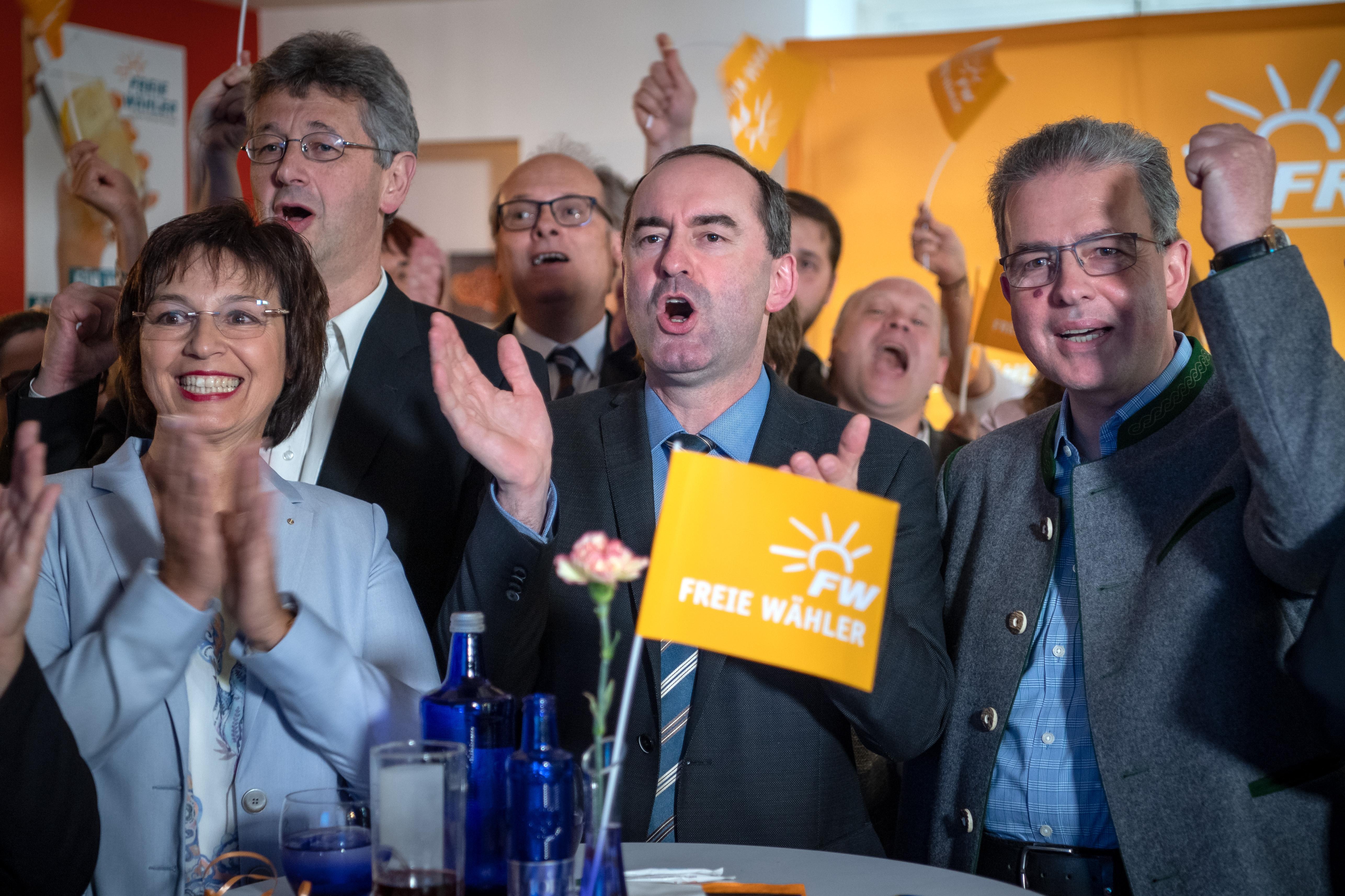 Kaum Zuspruch fanden die Freien Wähler hingegen im Landkreis Neustadt/Bad Windsheim mit nur 2,5 Prozent. In der Stadt Nürnberg waren es nur 2,4 Prozent, im Landkreis Bamberg sogar nur 2,2 Prozent.