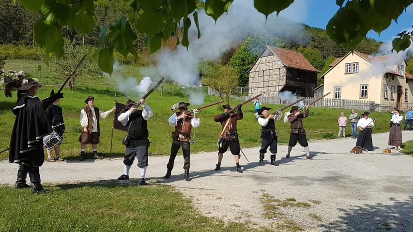 Höchstadter Musketiere lagerten im Freilichtmuseum Hohenfelden