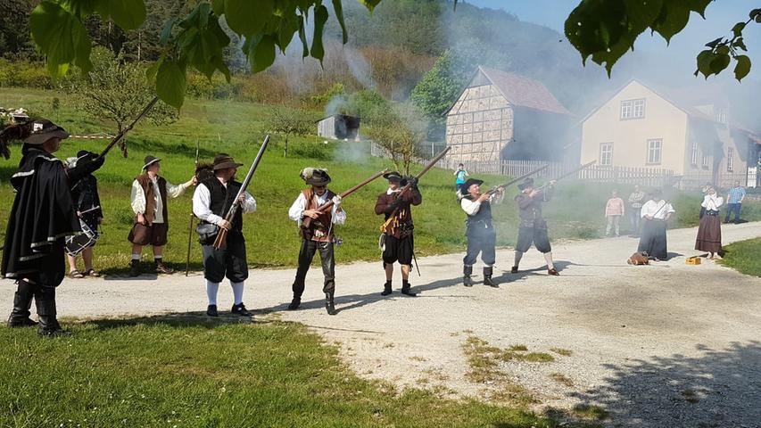 Höchstadter Musketiere lagerten im Freilichtmuseum Hohenfelden