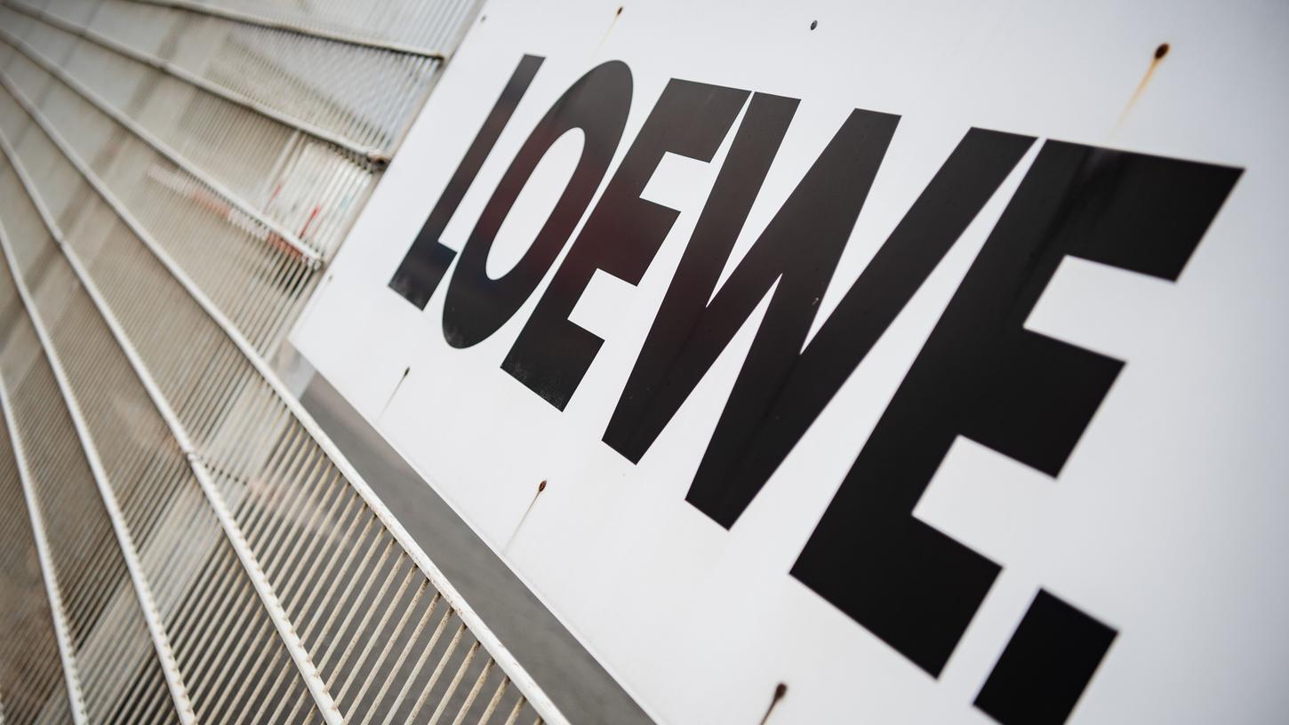 Das zuständige Amtsgericht Coburg müsse die Eigenverwaltung der Loewe-Geschäftsführung beenden und einen "qualifizierten Insolvenzverwalter" einsetzen, fordert die IG Metall.