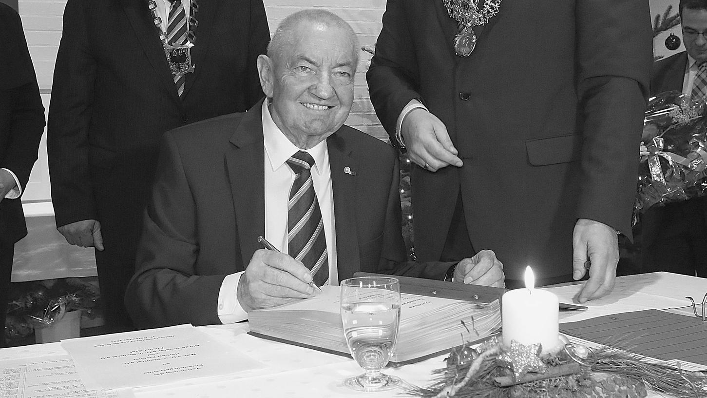 Neumarkt trauert um Ehrenbürger Herbert Fischer Neumarkt trauert um Ehrenbürger Herbert Fischer