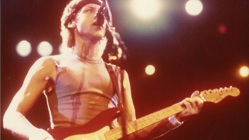 An den "Sultans of Swing" führte Anfang der 80er Jahre kein Weg vorbei.  Im Mai 1981 gaben Mark Knopfler und seine Band Dire Straits ein ausverkauftes Konzert in der Hemmerleinhalle in Neunkirchen am Brand. Der NN-Kritiker schrieb von einem "Höhepunkt der Rock-Saison".