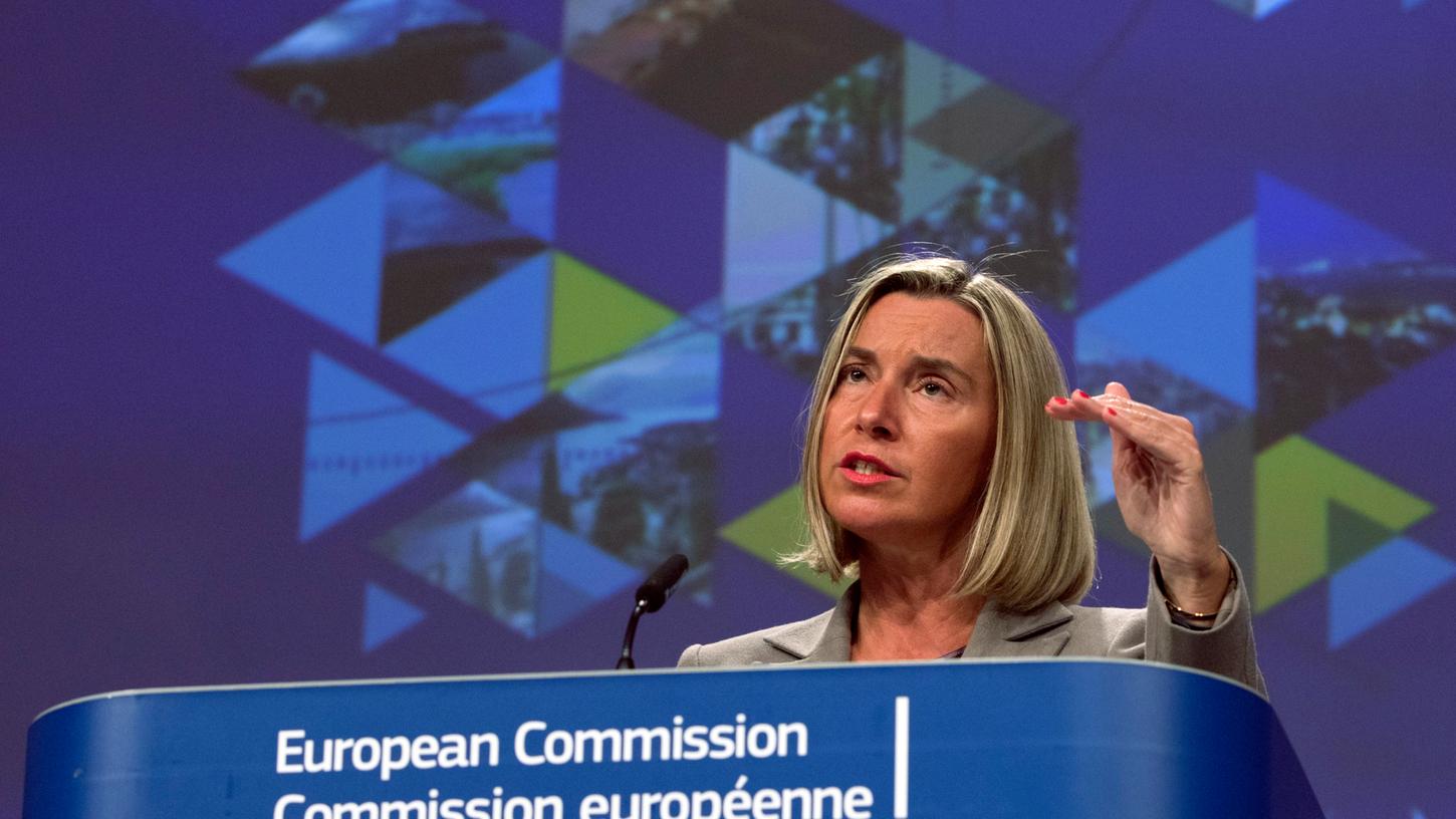 Belgien, Brüssel: Federica Mogherini, EU-Außenbeauftragten, spricht bei einer Pressekonferenz über den Fortschrittsbericht der EU-Kommission zu EU-Beitrittskandidaten im Hauptsitz der EU.