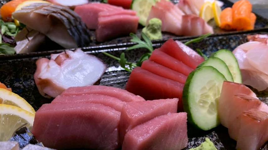 Ebenfalls eine beliebte Anlaufstelle für Sushi-Fans ist die Haru Sushi-Bar in Nürnberg. Sushi, Restaurant und Lunch - hier ist das Angebot wirklich breit und üppig. Mit 70 Stimmen und Platz elf wurde die Top 10 nur knapp verfehlt.
Weitere Informationen zur Haru Sushi-Bar erhalten Sie in unserem Gastro-Guide.
