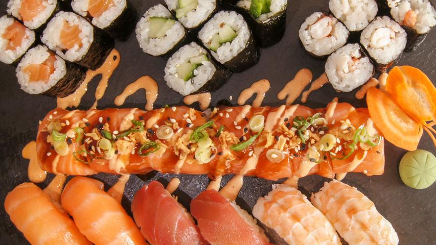 Im Sushi Kyo Nürnberg gibt es ein vielfältiges Angebot rund um das Thema Sushi. Schnell und frisch - das ist hier das Motto der Betreiber. Auch unsere User hat die Qualität überzeugt: Mit sieben Stimmen sichert sich das Kyo Platz 22. Weitere Informationen zu Sushi Kyo erhalten Sie in unserem Gastro-Guide.