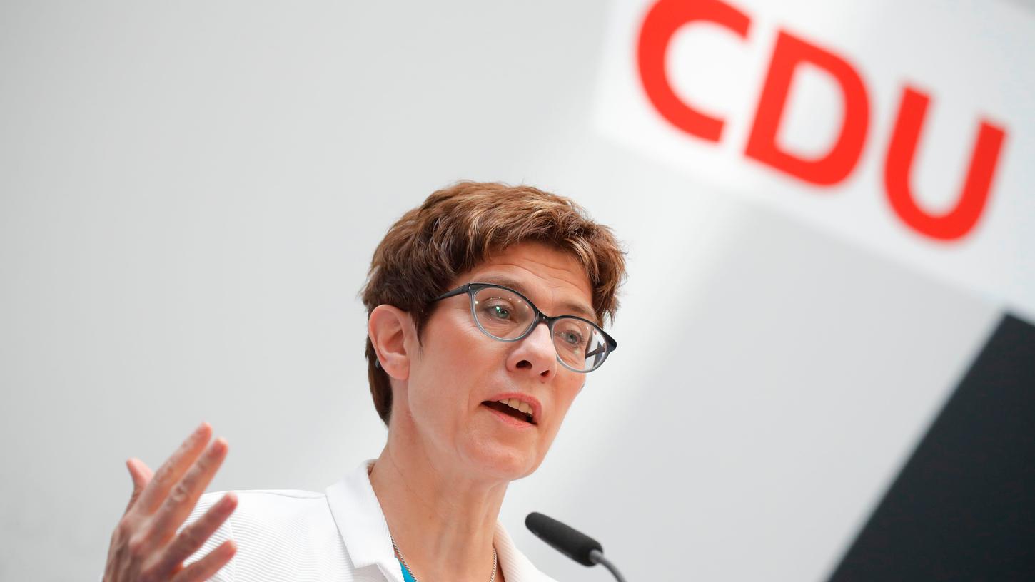 Annegret Kramp-Karrenbauer hat mit ihrem Vorwurf der Meinungsmache den Unmut vieler junger Menschen auf sich gezogen.