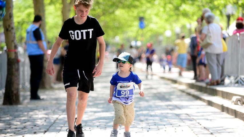 Kleine Läufer auf großer Strecke: Kidsmarathon in Fürth