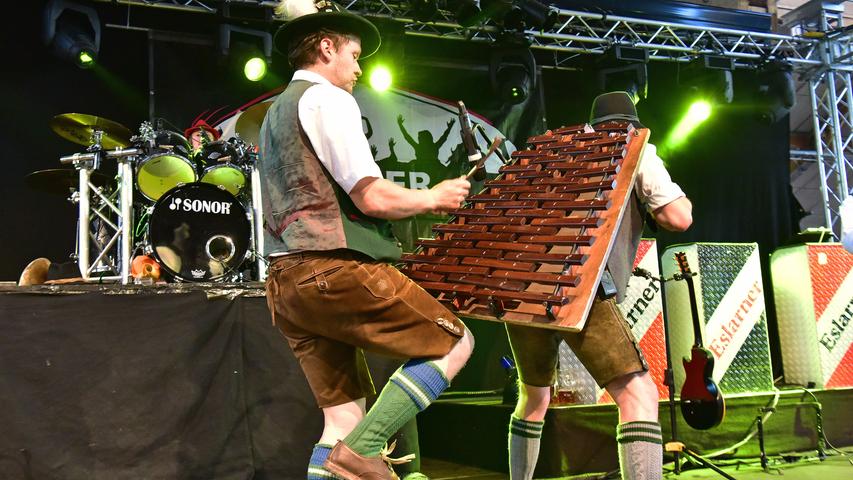 Die Eslarner Showband ließ es krachen beim Neumarkter Frühlingsfest