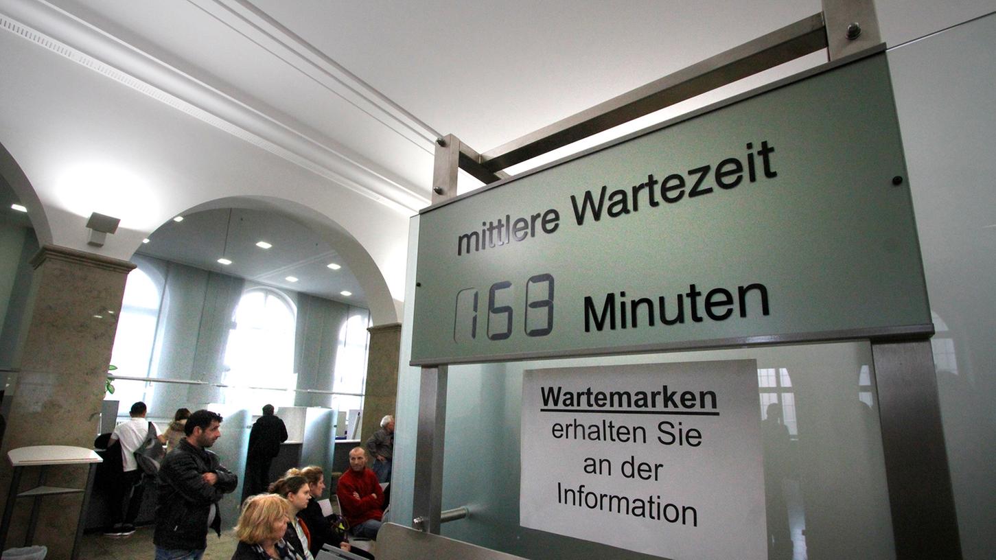 Warteschlangen-Ärger in Nürnberg: Ämter oft überlastet
