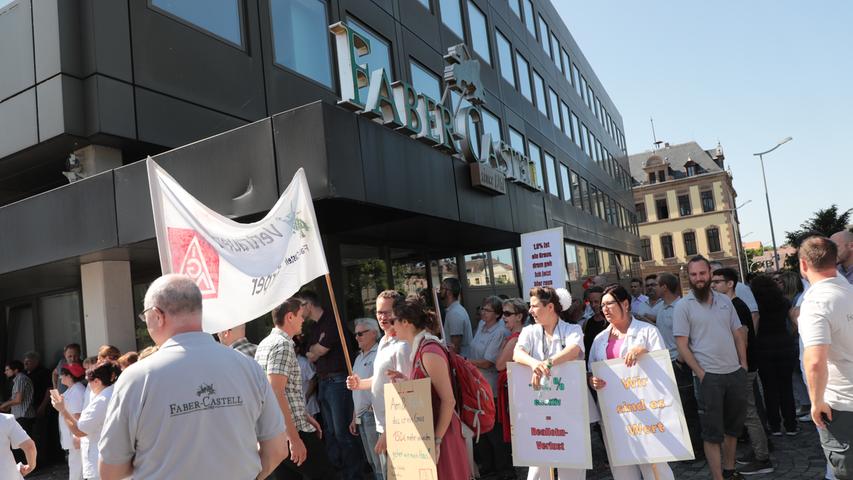 Erstmals in der Geschichte: Beschäftigte von Faber-Castell streiken