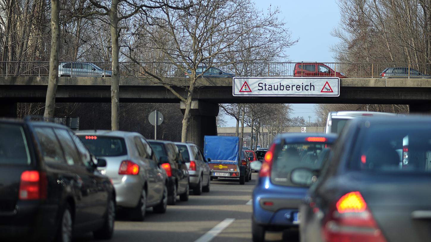 Ein alltägliches Bild: Stau auf dem Frankenschnellweg.