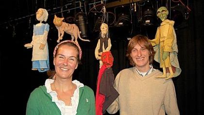 Peggy Hoffmann (li.) und Patrik Lumma (re.) kümmern sich um das Puppentheater-Festival. Peggy Hoffmann (li.) und Patrik Lumma (re.) kümmern sich um das Puppentheater-Festival.