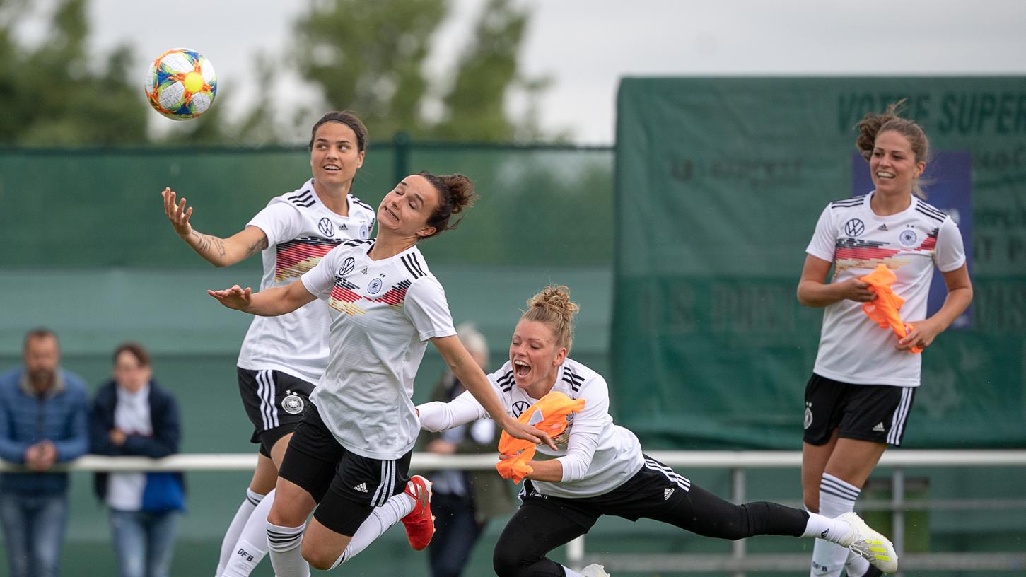 Fußball Wm Der Frauen Deutschland Startet Gegen China