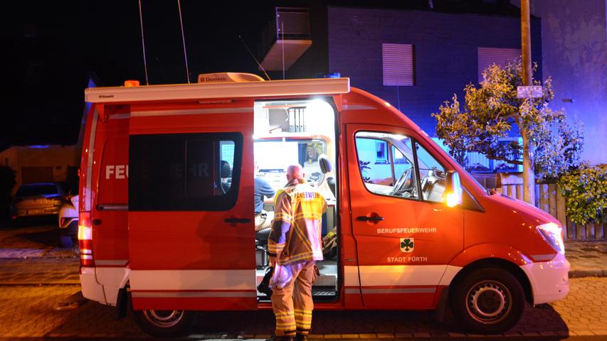 Schwerer Busunfall in Fürth: Bus kracht nach Chaosfahrt in Hauswand