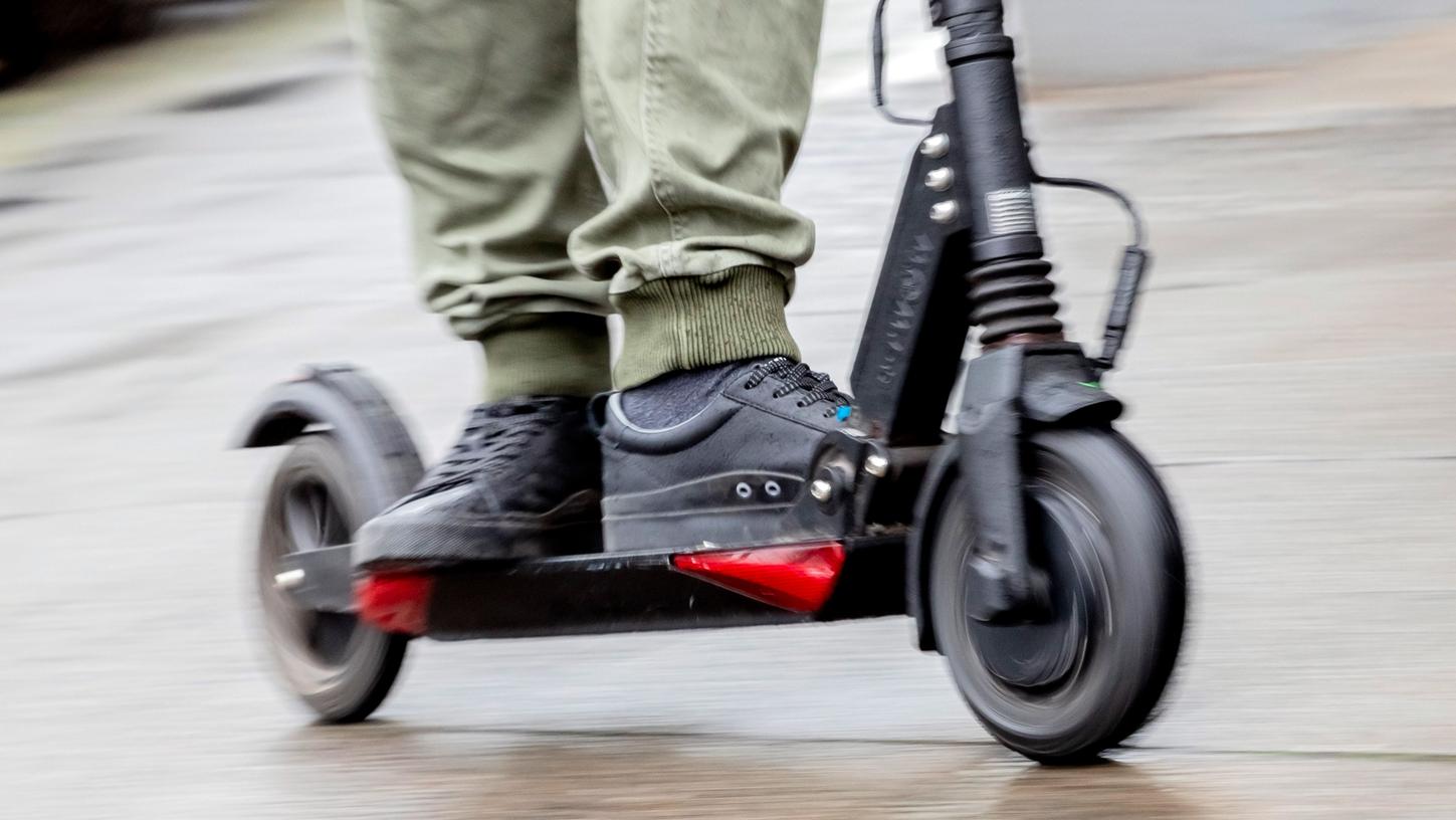 Erlangen: Ohne Versicherung auf E-Scooter unterwegs