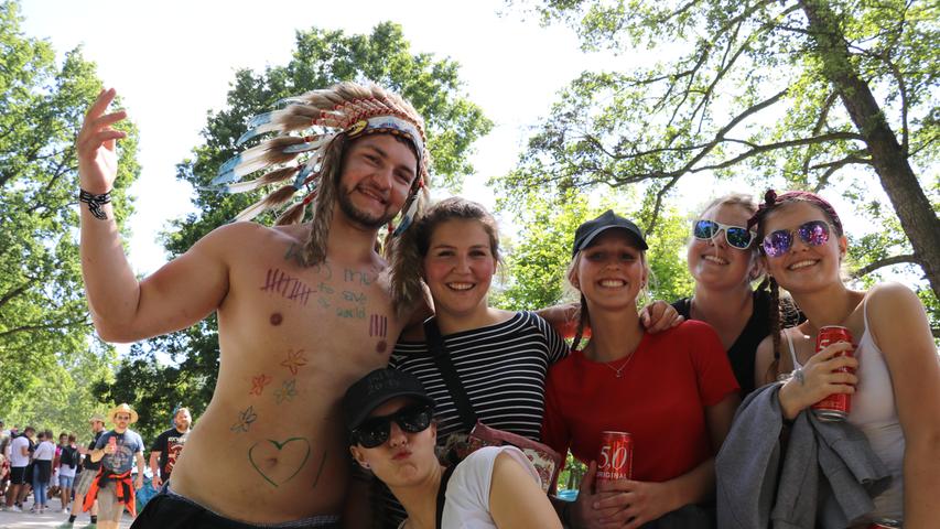 Nackte Haut, heiße Moves: So feierten die Rock-im-Park-Besucher