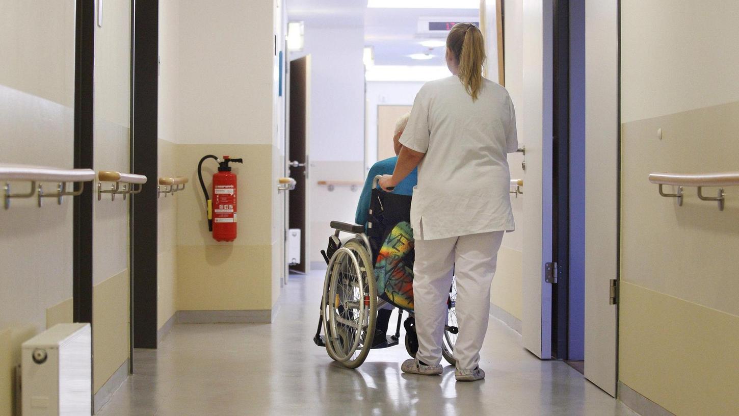 Pflegekräfte-Einrichtungen suchen händeringend Personal