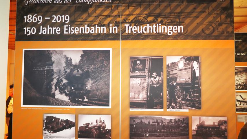 Mit historischen Fotos bis zurück in die Bauzeit der Bahn in den 1860er Jahren empfängt die Sonderausstellung „150 Jahre Eisenbahn in Treuchtlingen“ die Museumsbesucher.