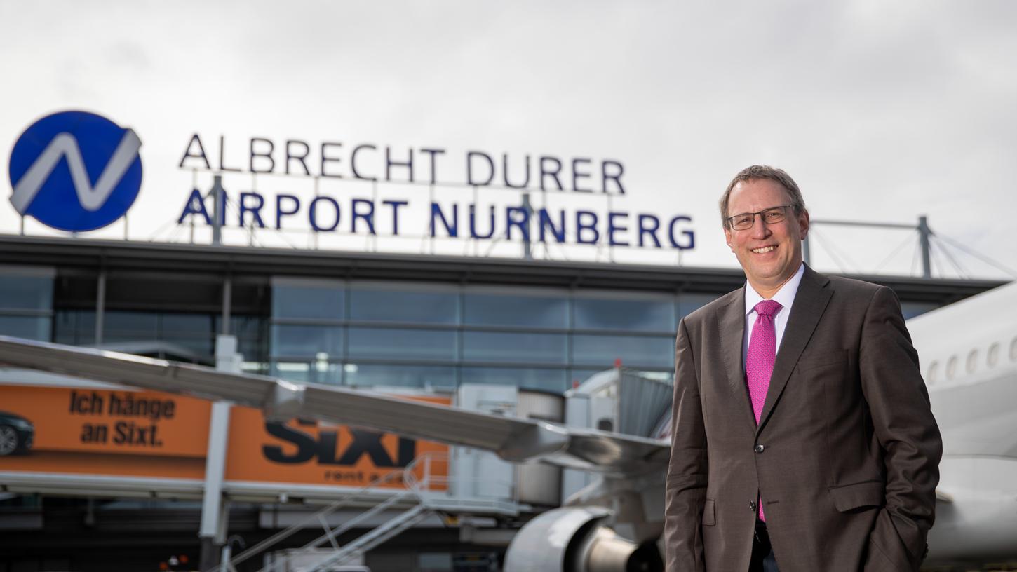 Michael Hupe, Geschäftsführer vom Albrecht Dürer Airport Nürnberg, hält ein Verbot von Kurzstreckenflügen für "absolut abwegig".