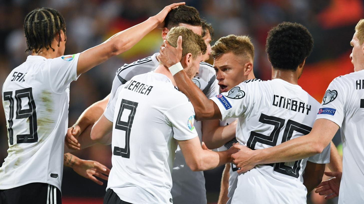 Mit einer 8:0-Gala hat sich die deutsche Fußball-Nationalmannschaft ohne Joachim Löw in die Sommerpause verabschiedet.