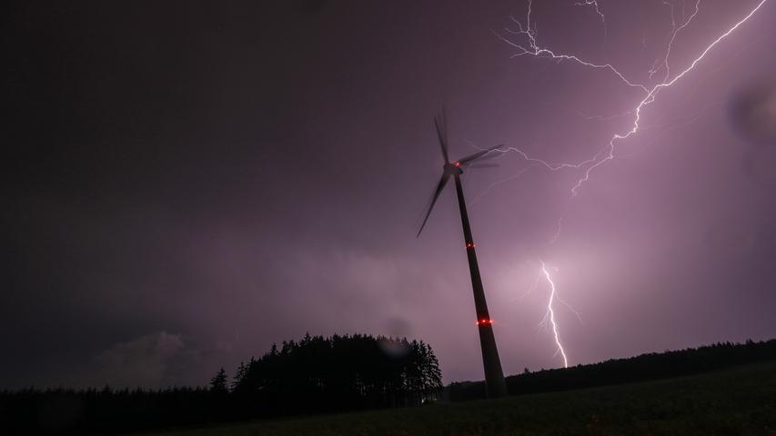 Lichtspektakel über der Region: Blitze erhellen den Landkreis Hof