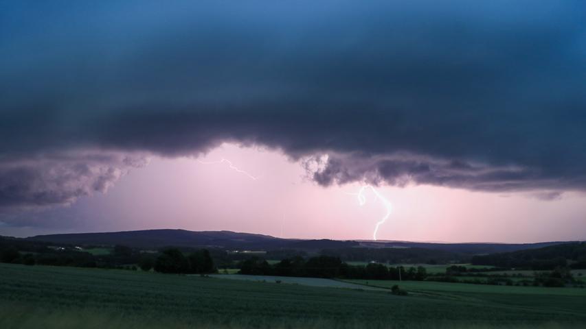 Lichtspektakel über der Region: Blitze erhellen den Landkreis Hof