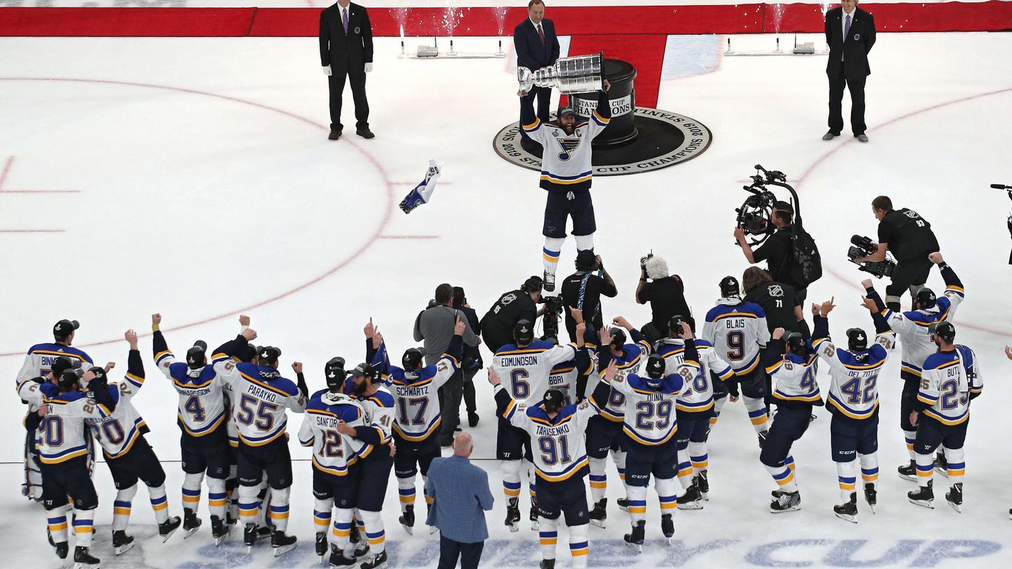 Die St. Louis Blues aus der nordamerikanischen Eishockey-Liga NHL haben zum ersten Mal den Stanley Cup gewonnen.