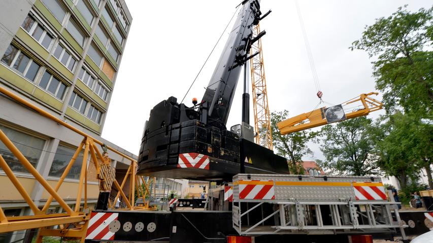 Am Frankenhof In Erlangen Leuchten Mehrere Monde Erlangen Nordbayern De