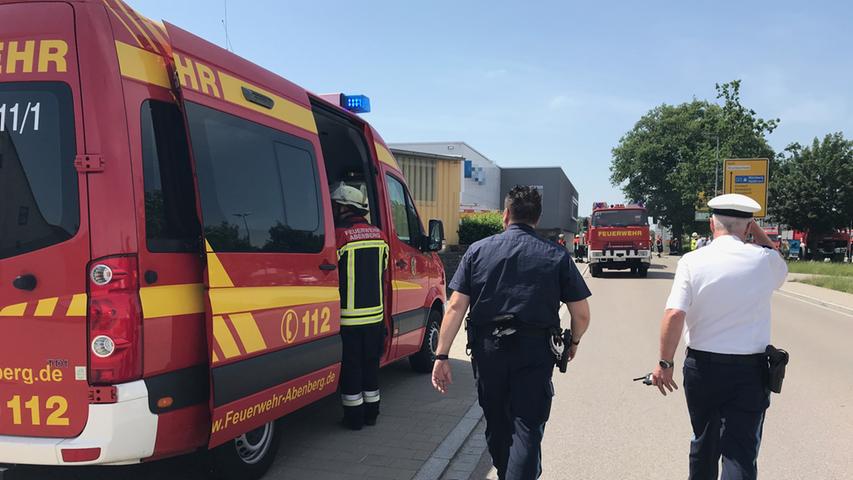 Großeinsatz in Abenberg: Schwelbrand in einer Fabrik ausgebrochen