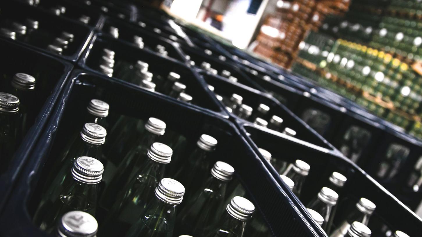 Die Gewerkschaft Nahrung-Genuss-Gaststätten fordert für den Klimaschutz mehr Mehrwegflaschen aus Glas.