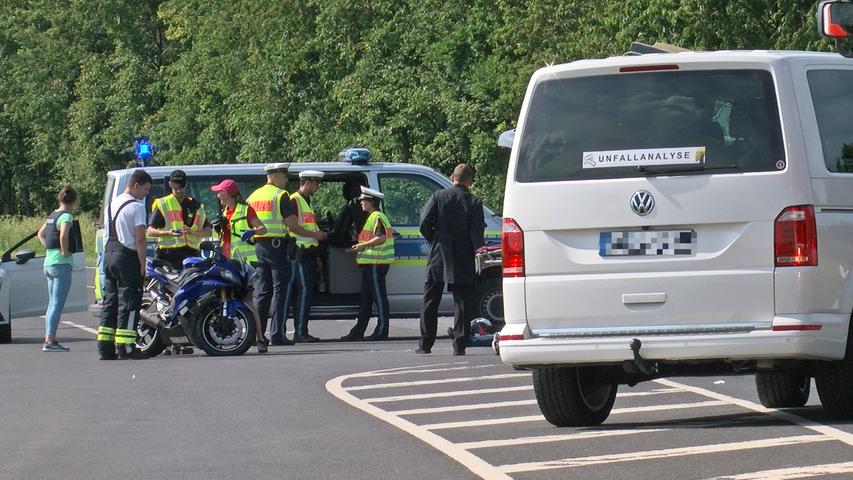 Tödlicher Motorradunfall bei Estenfeld: Fahrer prallt gegen Traktor