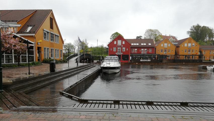Kristiansand, eine Mittelstadt mit rund 85.000 Einwohnern im Süden Norwegens, empfängt mit Regen.