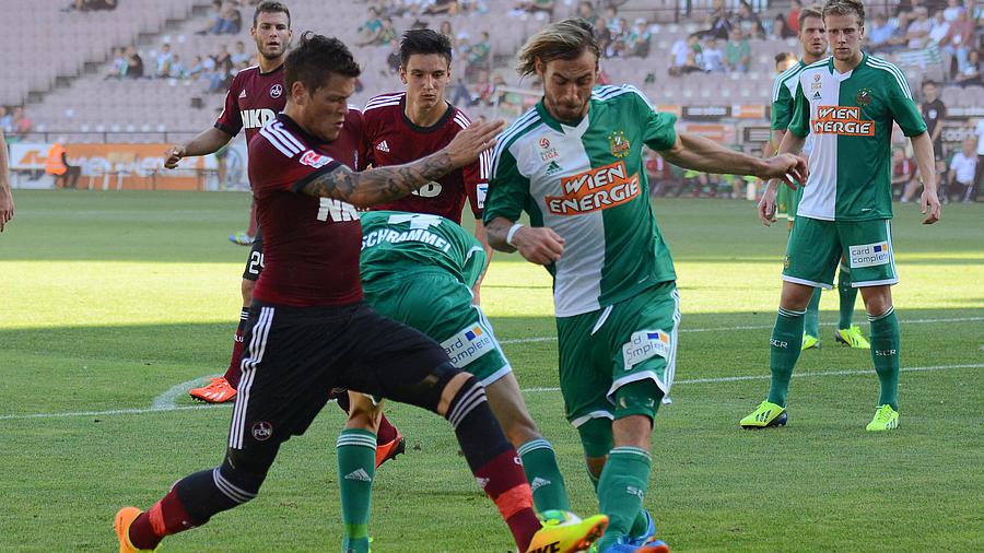 Bereits vor sechs Jahren trat der Club zum Freundschaftsspiel bei Rapid Wien an - damals gewann der FCN um Daniel Ginczek mit 3:1.