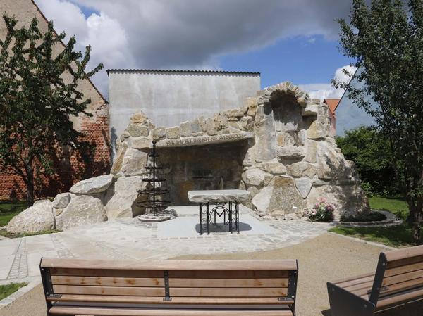 Höchstadter Lourdes-Grotte ist bald fertig