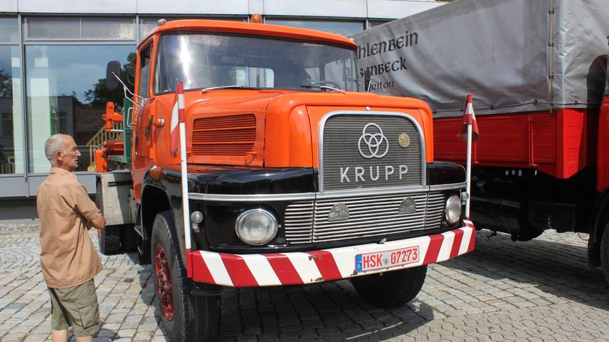 Flotte Schlitten mit PS beim Krupp-Treffen in Kulmbach