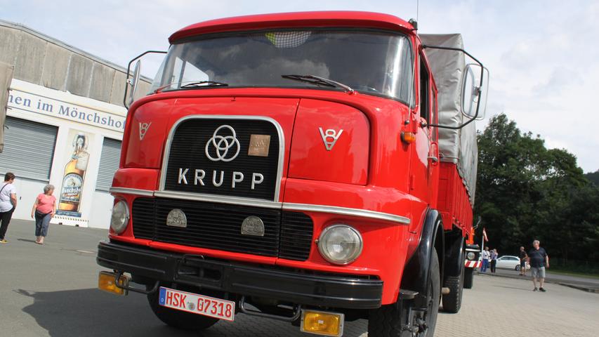 Flotte Schlitten mit PS beim Krupp-Treffen in Kulmbach