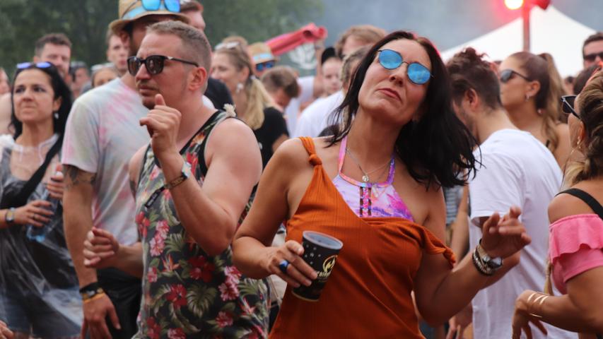 Festival-Bilder: Heiße Küsse beim Burning Beach am Brombachsee